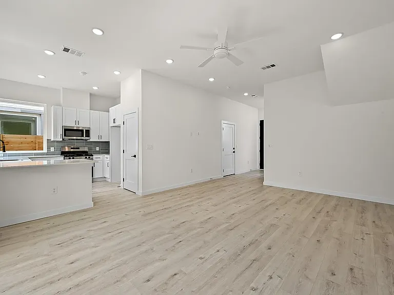 2000 Riverside Farms Rd #18101 — Photo 6