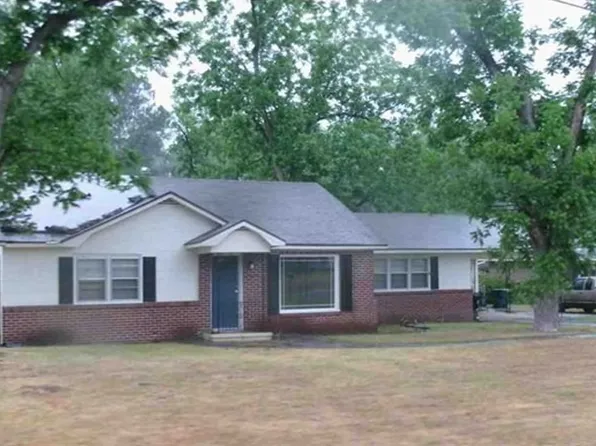408 S Rushing St, Glennville, GA 30427