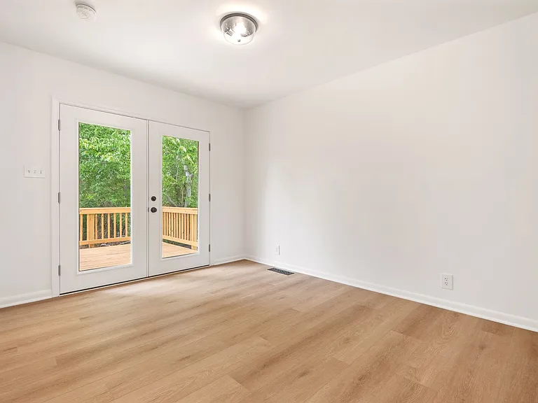 3517 Huntleigh Dr — Photo 10