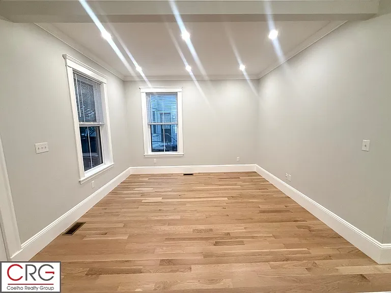 170 Webster Ave #1 — Photo 15