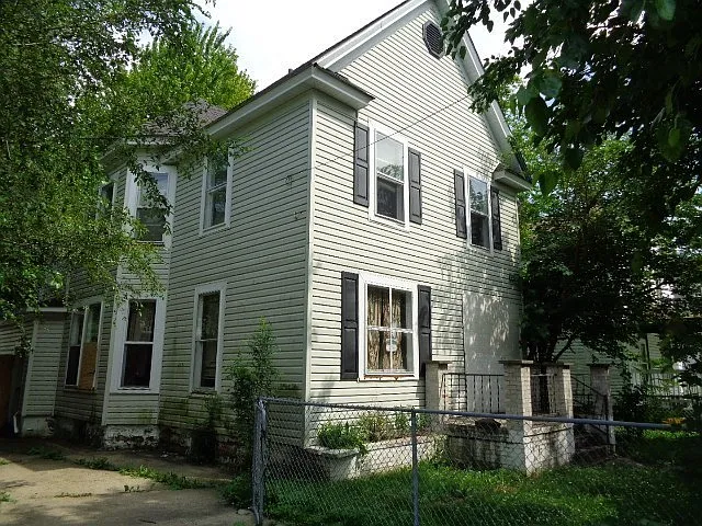 222 5th St photo 1
