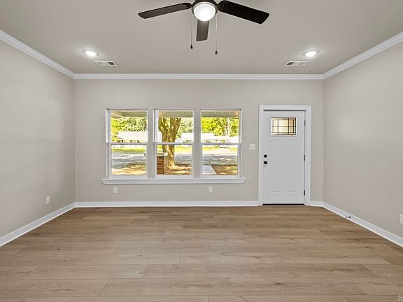 5th image of 908 Judson Ave
