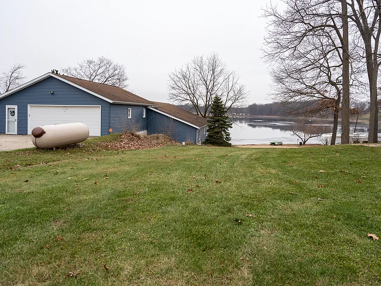 12380 Bair Lake St — Photo 28