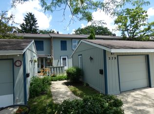 279 Edgewater Dr, Bloomingdale, IL 60108