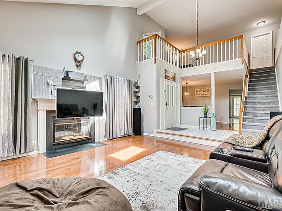 5th image of 23 Briarwood Ct