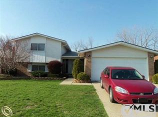 14904 Yorkshire St, Southgate, MI 48195