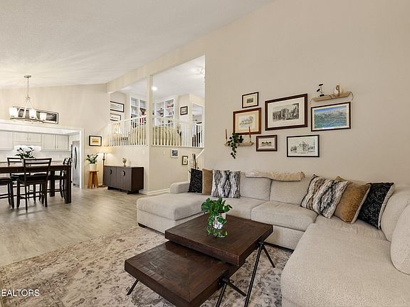 3rd image of 1003 Hardwick Dr