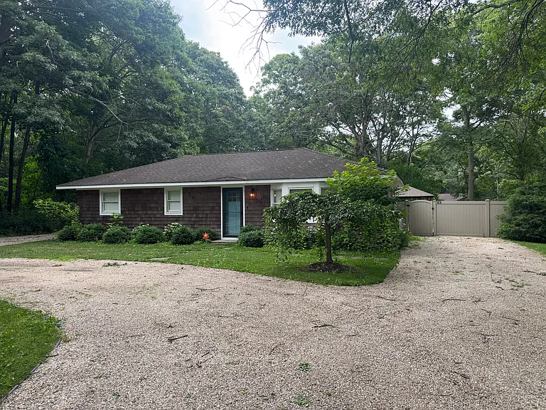 361 Wading River Rd — Photo 4