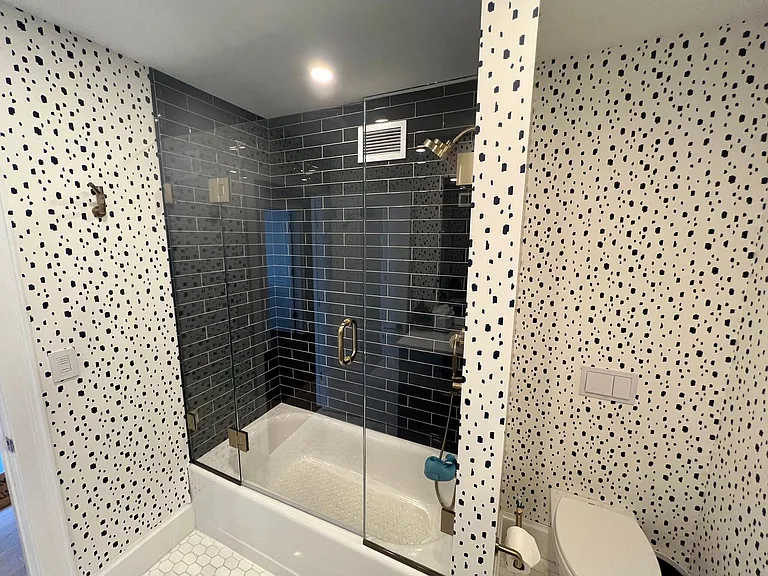 85 E India Row #37 — Photo 23