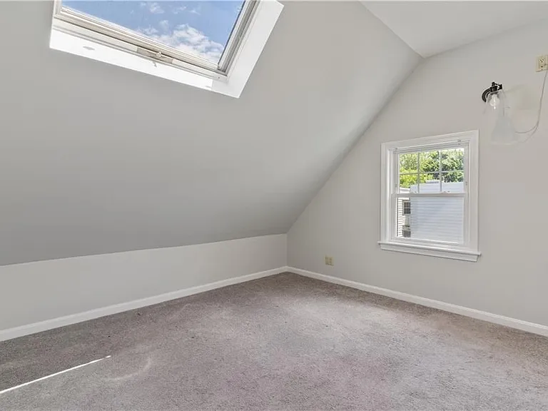 157 Irving Ave — Photo 22