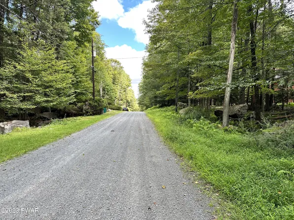 2416 Jean Danielson Dr, Greentown, PA 18426