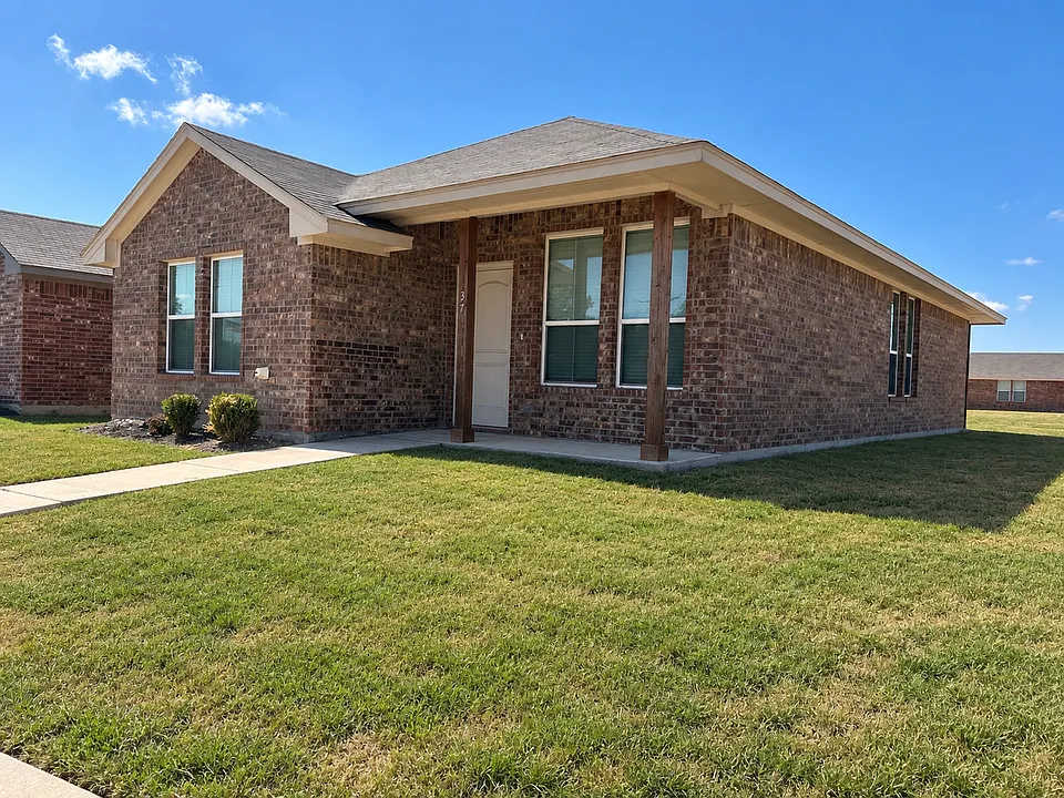 37 Elk Dr