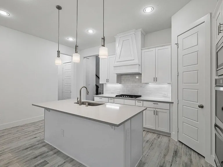 8218 Vitex Ave — Photo 14