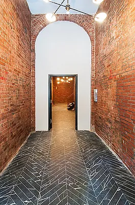 Rented by Perry Associates NYC Inc | media 24