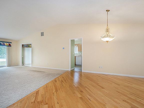 5th image of 18586 Pauls Way