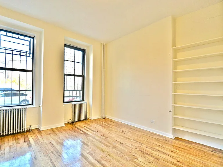 530 W 123rd St #2 — Photo 4