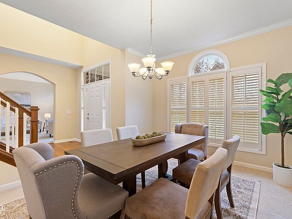 4th image of 442 Athens Pl