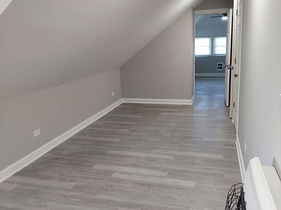 5th image of 7119 S Francisco Ave #3