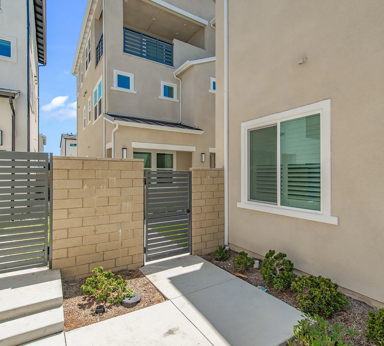 3 bed, 2854 sqft, $5,500 — Photo 3