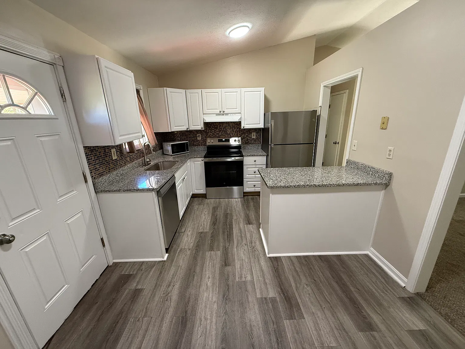 4 bed, 1178 sqft, $2,250 — Photo 2