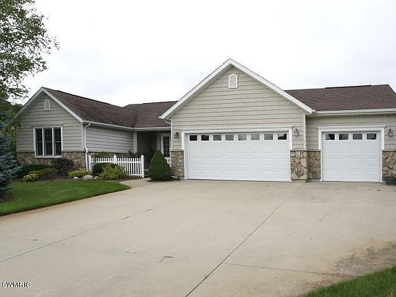 2nd image of 4221 Autumn Joy St