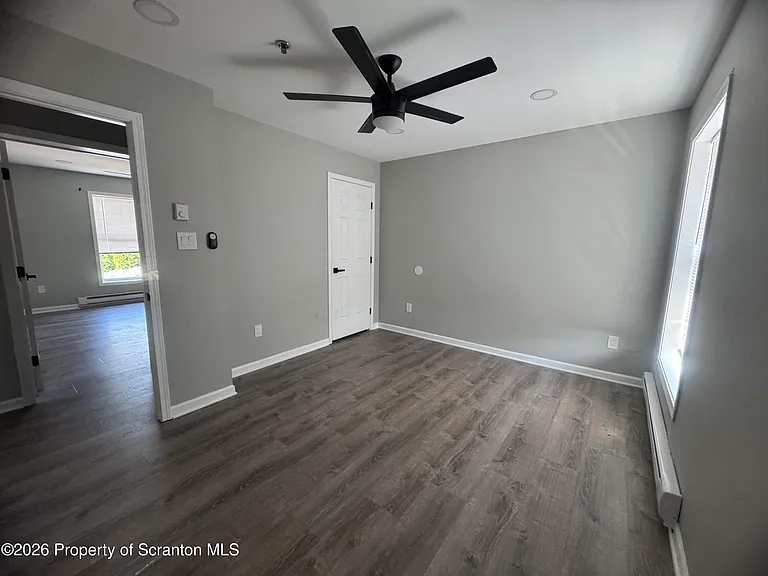 1039 Walker St #D — Photo 7