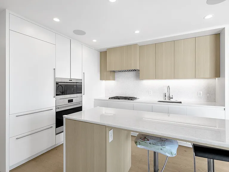 7433 Cambie St #2104 — Photo 3