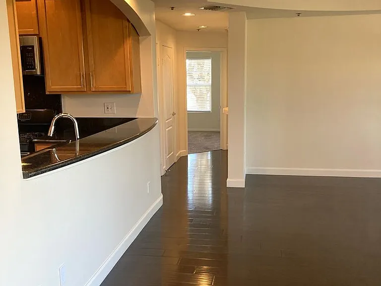11321 Moorpark St — Photo 24