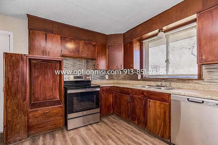 8006 E 118th Ter — Photo 8
