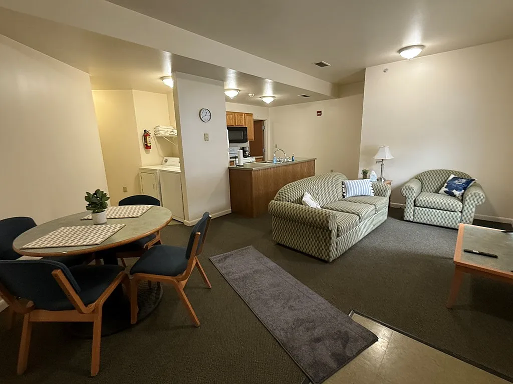 4 bed, 1260 sqft, $995 — Photo 2