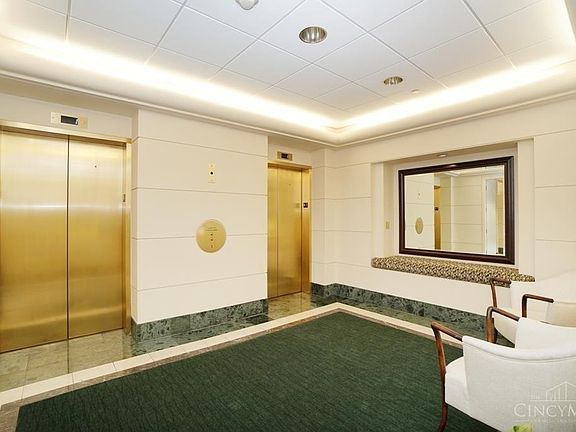 5th image of 1201 Edgecliff Pl APT 1021