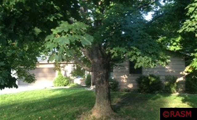 1st image of 921 Woodlawn Ave