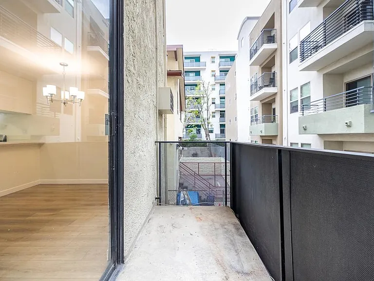 Las Casitas Apartments — Photo 26