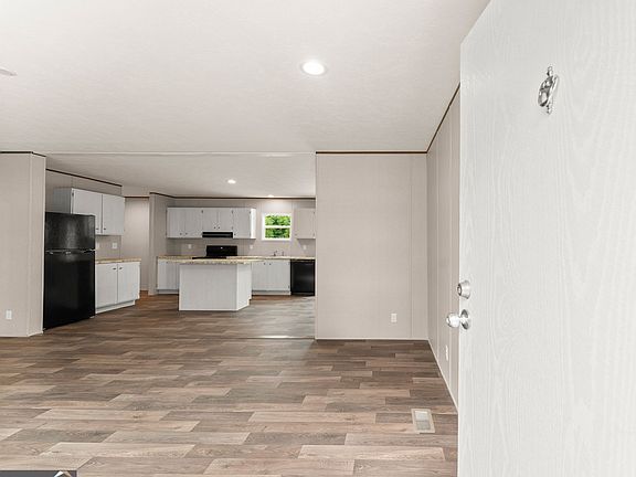 2nd image of 259 Ray Palmer Rd