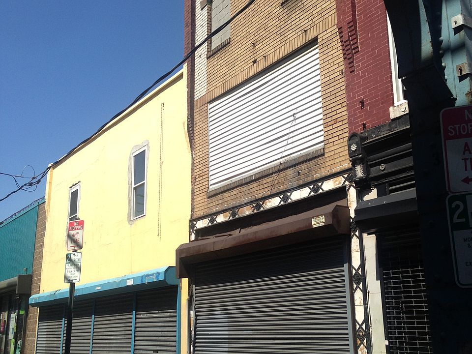2nd image of 3044 Kensington Ave