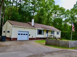9 Bergeret St, Gloversville, NY 12078