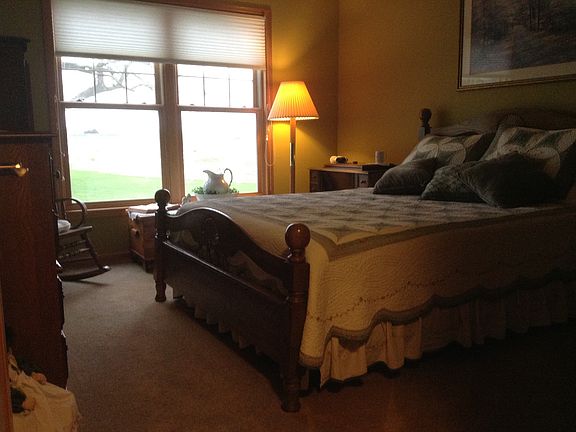 Guest bedroom