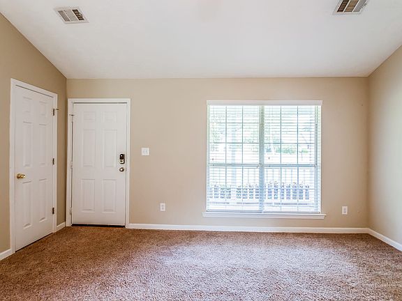 2nd image of 100 Kelleytown Woods Dr