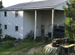 235 River Ledge Rd, Hammond, NY 13646