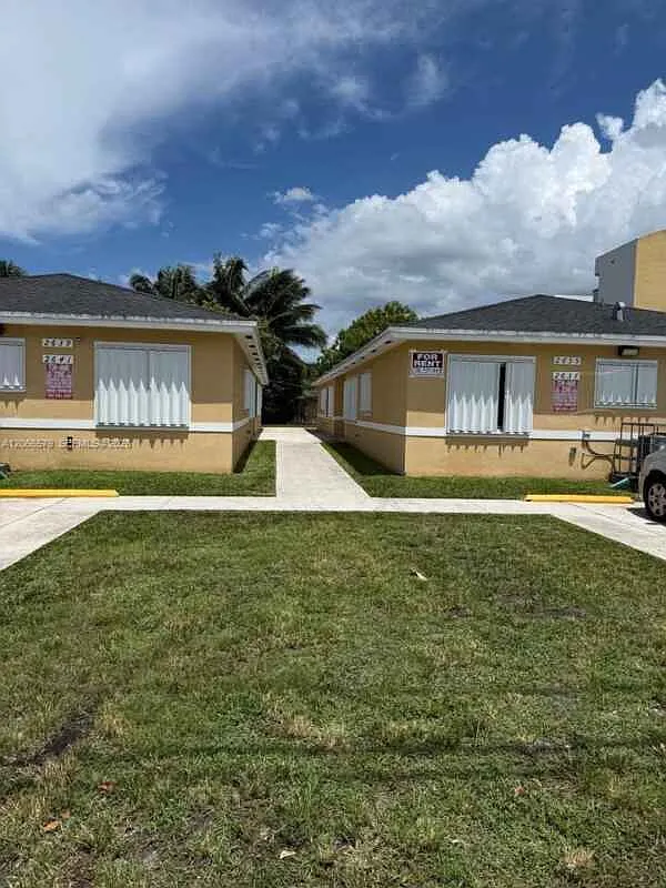 2635 NW 24th Ave — Photo 1