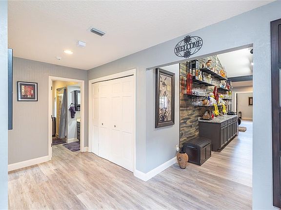 5th image of 2550 SE 40TH STREET
