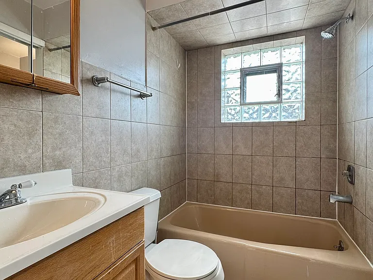 2nd full bath. 2nd bedroom and Master bedroom have direct access to it