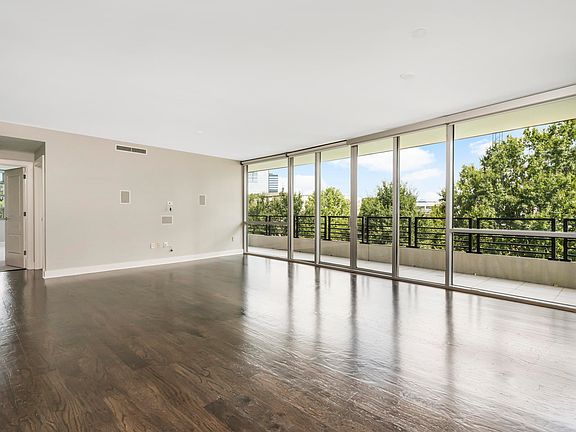 3rd image of 700 Park Regency Pl NE APT 803