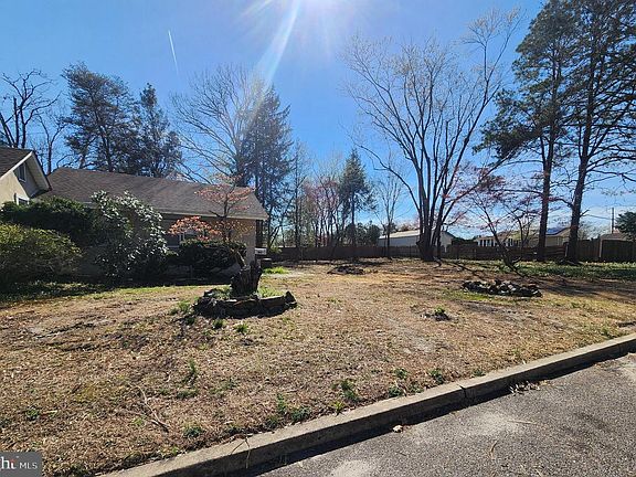 3rd image of 310 S Emerson St