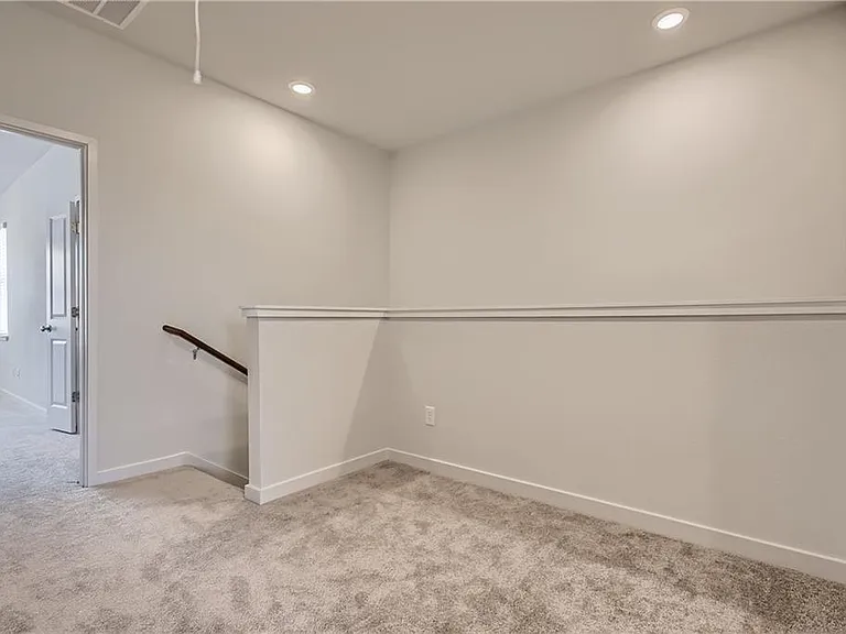 605 W South St #211 — Photo 12