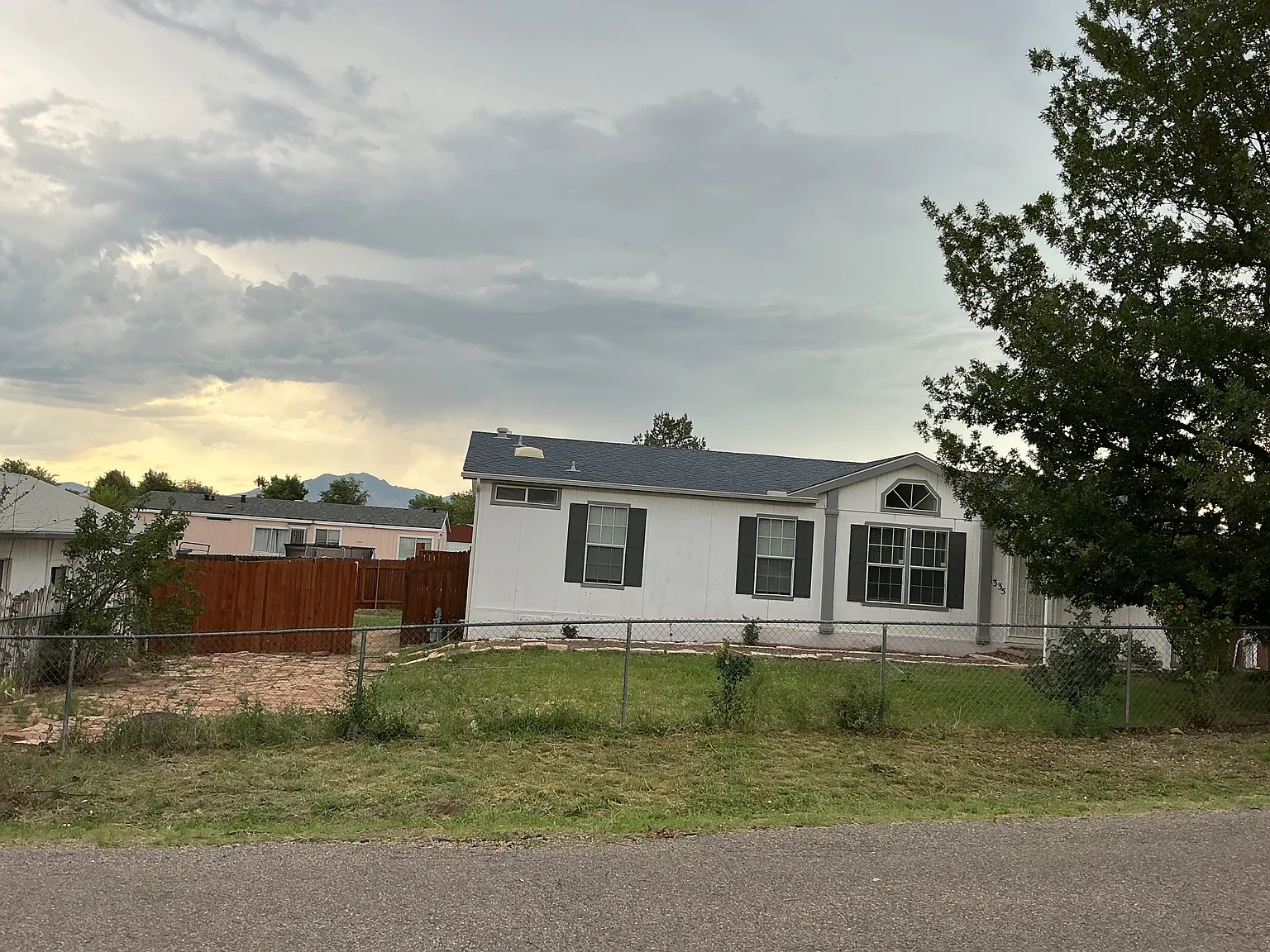 4 bed, 1896 sqft, $2,000 — Photo 1