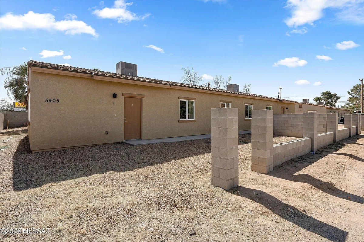 Building Photo - 5405 Masterson Ave #1