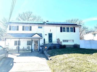 40 Rock Rd, Islip Terrace, NY 11752