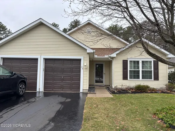 34 Clear Lake Road, Whiting, NJ 08759