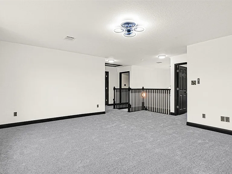 11915 Helene Ct — Photo 21